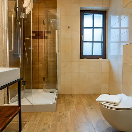 Goscinne Dom Sw Antoniego Apartmanhotel