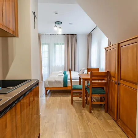Goscinne Dom Sw Antoniego Apartmanhotel *
